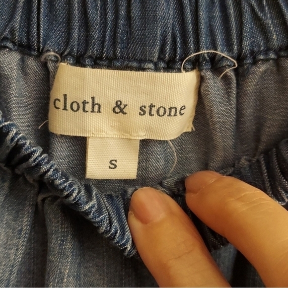 CLOTH & STONE Off the Shoulder Short Sleeve Chambray Dress - Picture 3 of 8